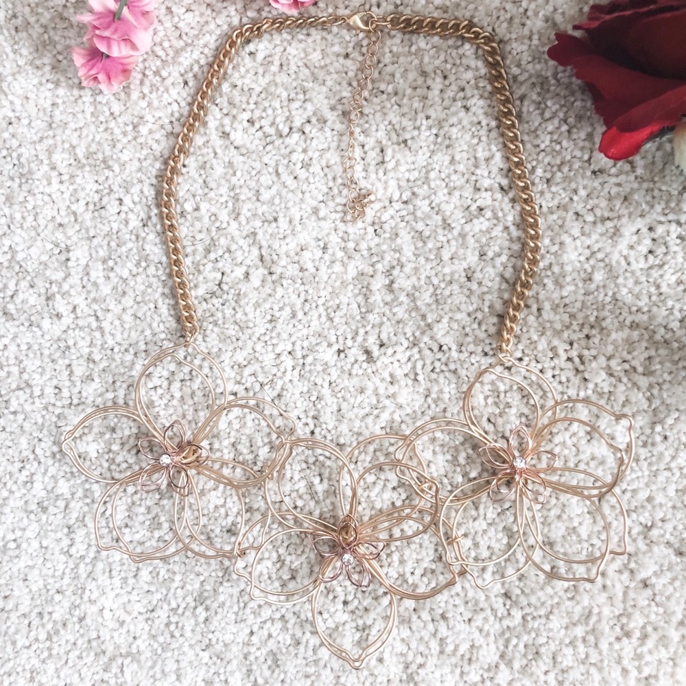 3D Floral Statement Necklace